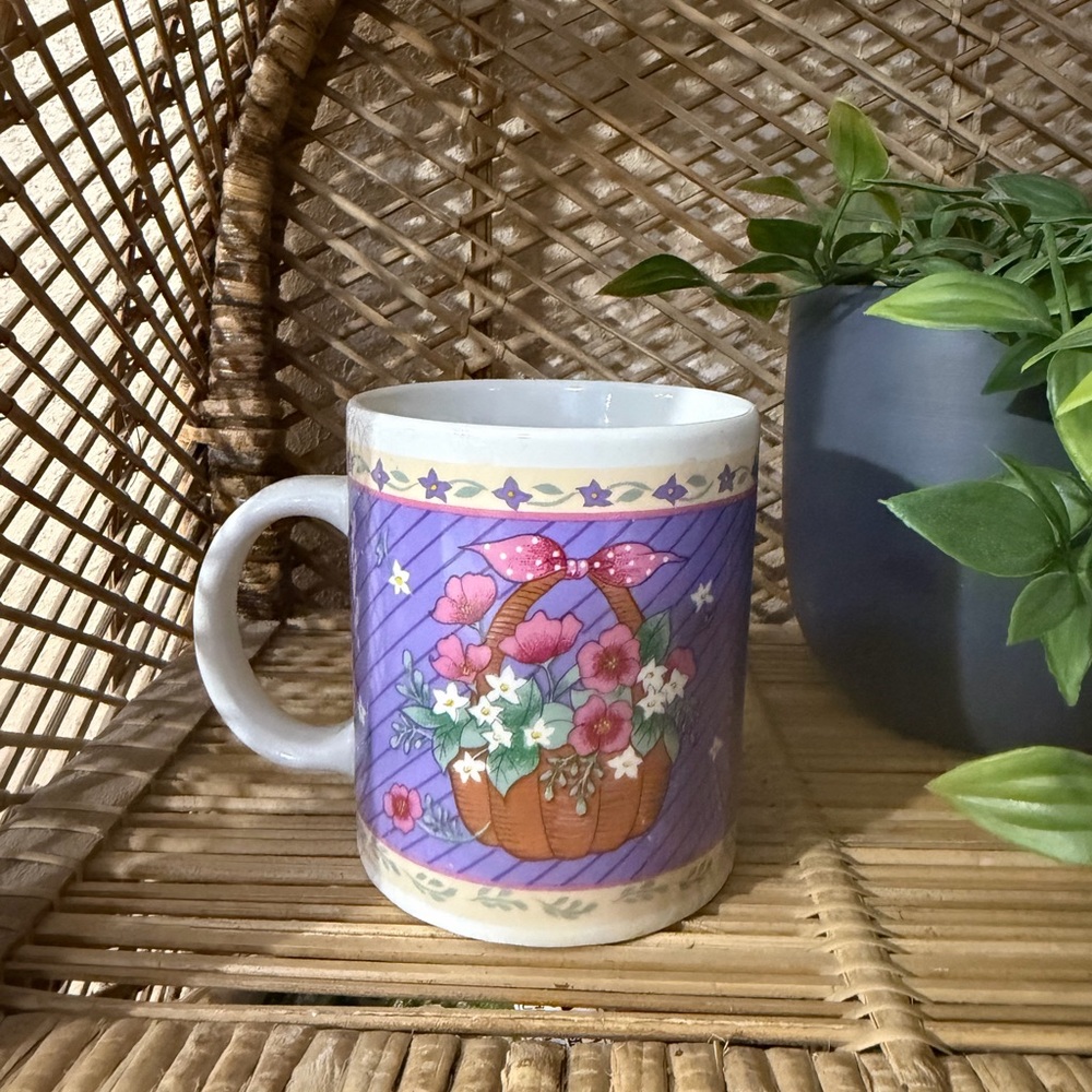 Vintage GIBSON 80s 90s Cottage Grandma Purple Flower Bouquet Basket Pastel Mug